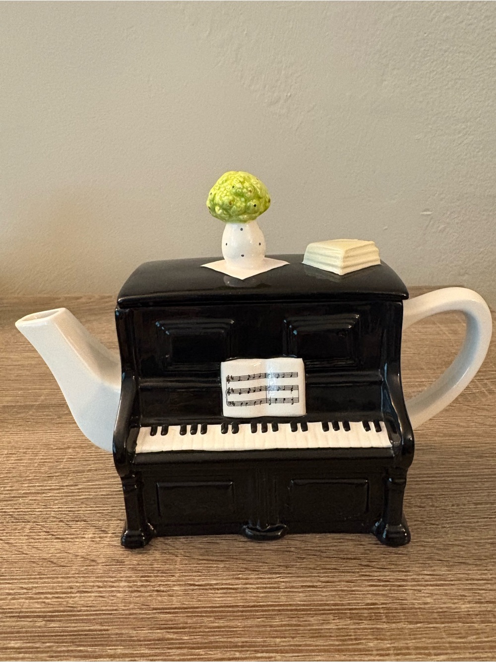 Vintage Lillian Vernon Ceramic Hand-painted Black & White Piano Teapot - Preused